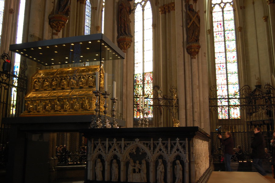 The gold shrine containing the relics of the three Magi