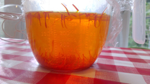 infusion of 2g of saffron